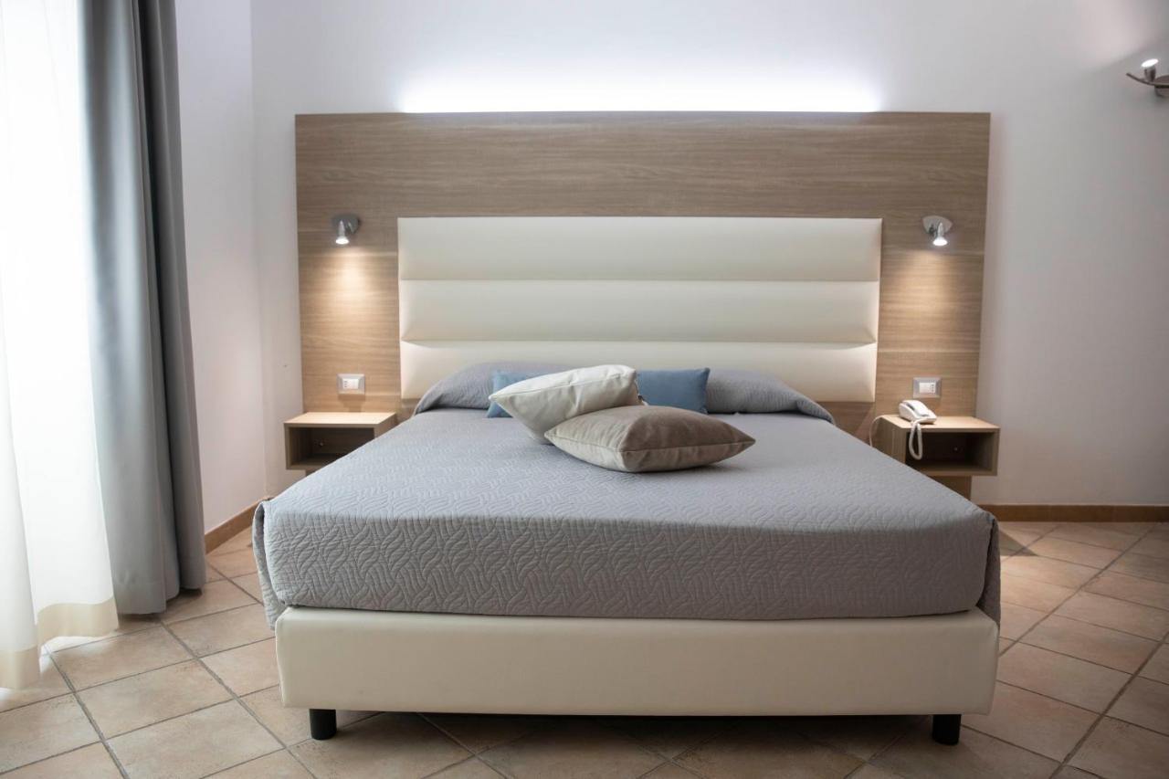 Deluxe Quadruple Room,1269802189:JPEG